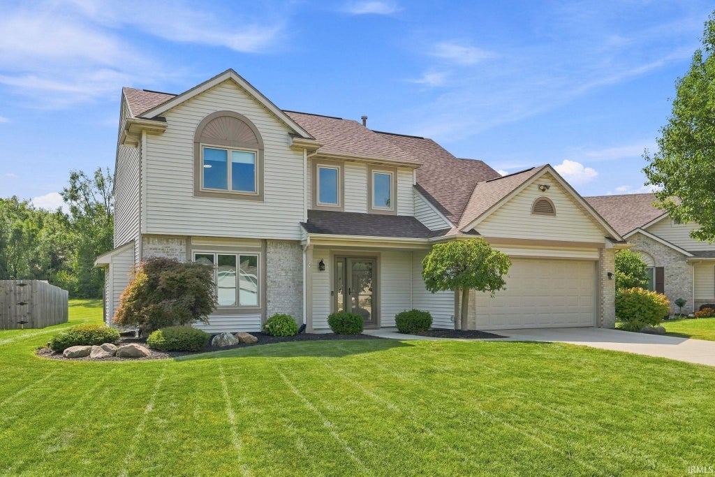 Photo of 5727 Fox Mill Run, Fort Wayne, IN 46835 (MLS # 202637283)