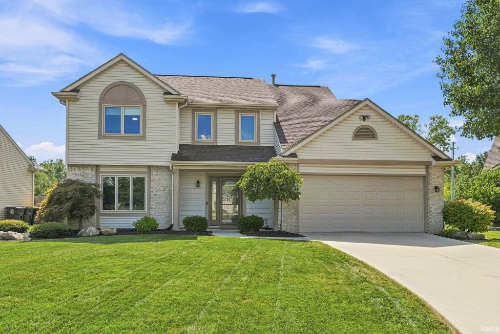 Photo of 5727 Fox Mill Run, Fort Wayne, IN 46835 (MLS # 202637283)