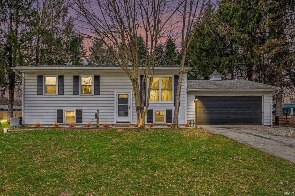 Photo of 54599 County Road 1 Road, Elkhart, IN 46514 (MLS # 202609959)