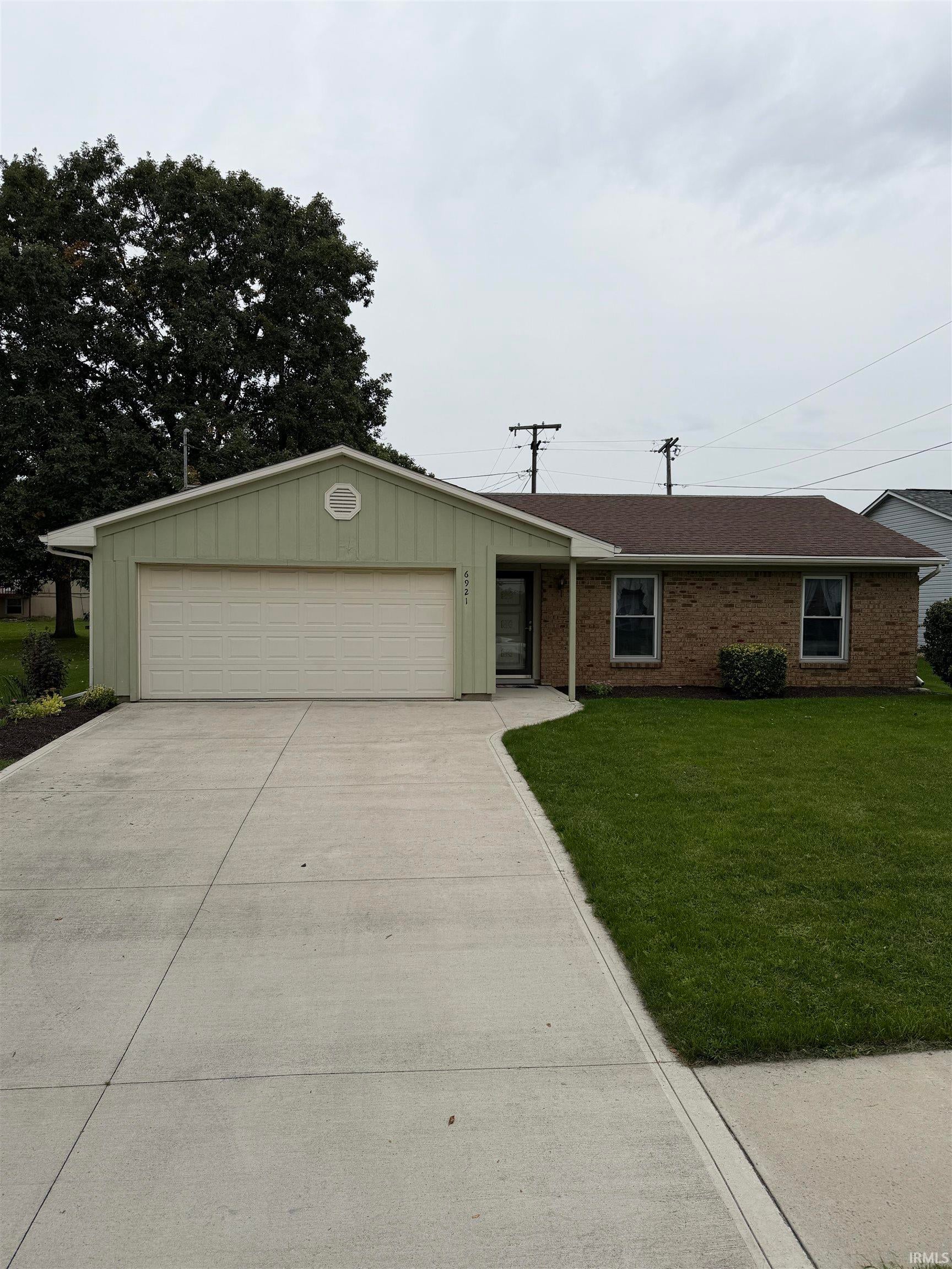 6921 Peartree Lane