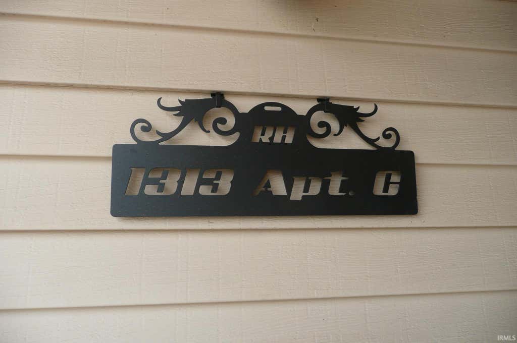 Photo of 1313 Freda Drive #C, Elkhart, IN 46514 (MLS # 202629188)