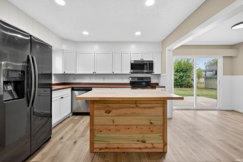 Tiny photo for 1516 BELVEDERE Drive, Kokomo, IN 46902 (MLS # 202543077)