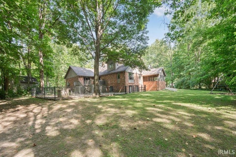 Tiny photo for 623 LAKEWOOD Place, Greentown, IN 46936 (MLS # 202638300)
