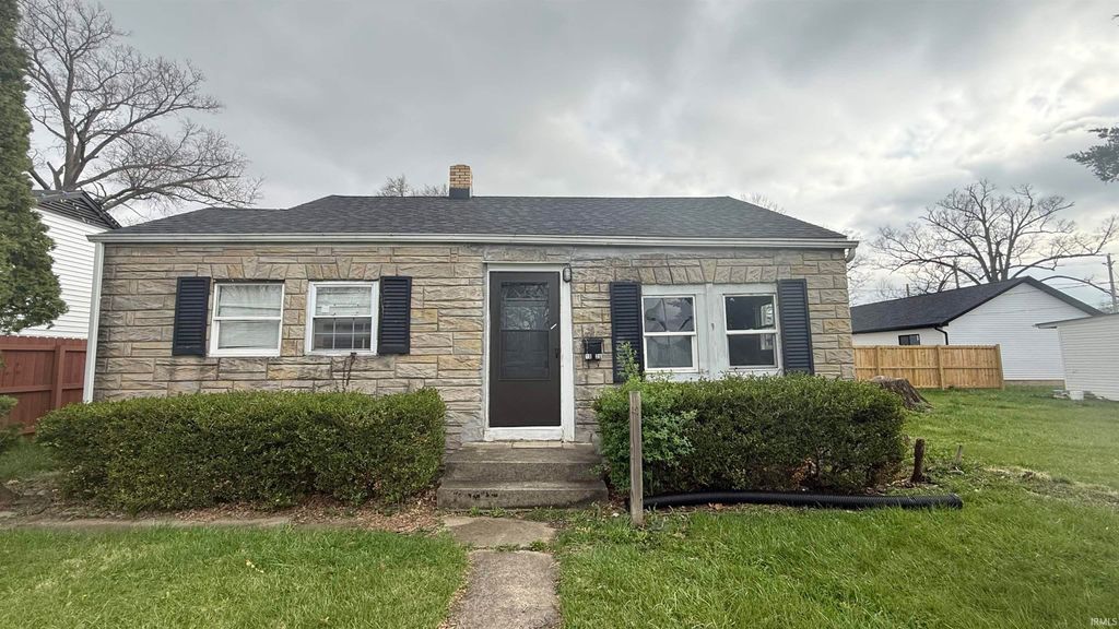 Photo of 1026 Mckinnie Avenue, Fort Wayne, IN 46806 (MLS # 202613817)