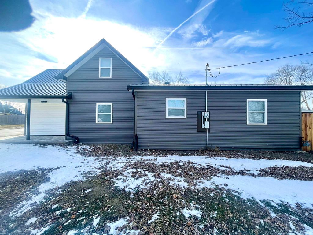 Photo of 723 N Cherry Street, Hartford City, IN 47348 (MLS # 202602576)