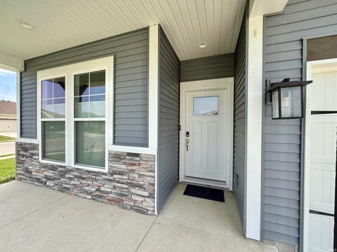 Tiny photo for 4633 Chelsmford Drive, Newburgh, IN 47630 (MLS # 202618738)