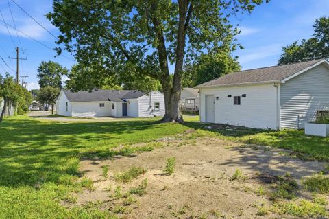 Tiny photo for 1729 Madison Street, Decatur, IN 46733 (MLS # 202627209)