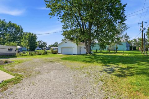 Tiny photo for 1729 Madison Street, Decatur, IN 46733 (MLS # 202627209)