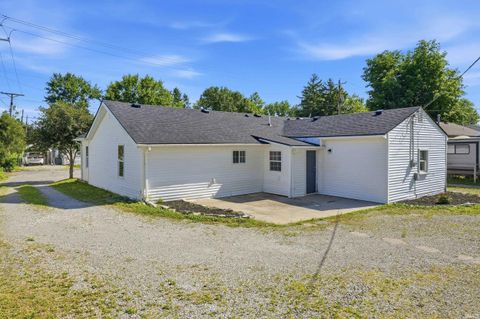 Tiny photo for 1729 Madison Street, Decatur, IN 46733 (MLS # 202627209)
