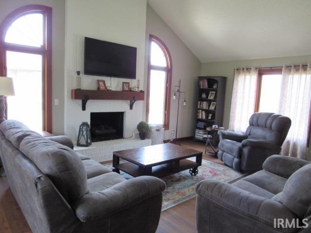 Photo of 1200 Pinehurst Drive, Mount Vernon, IN 47620 (MLS # 202610560)