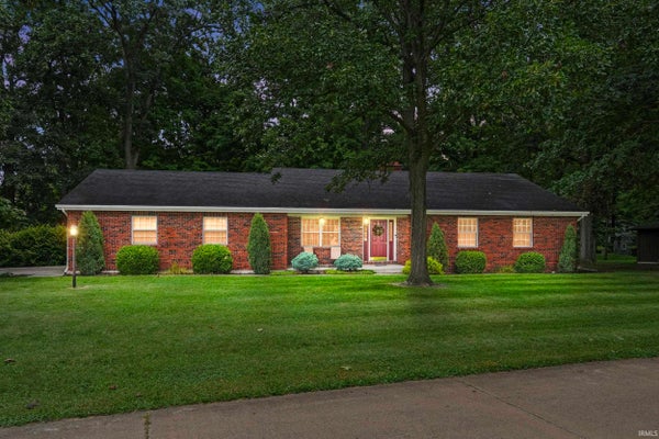 301 OAKWOOD DR, ALBION, IN 46701 - Image f2e8df35d0aee776a5f8602758c5dfd5/501927210