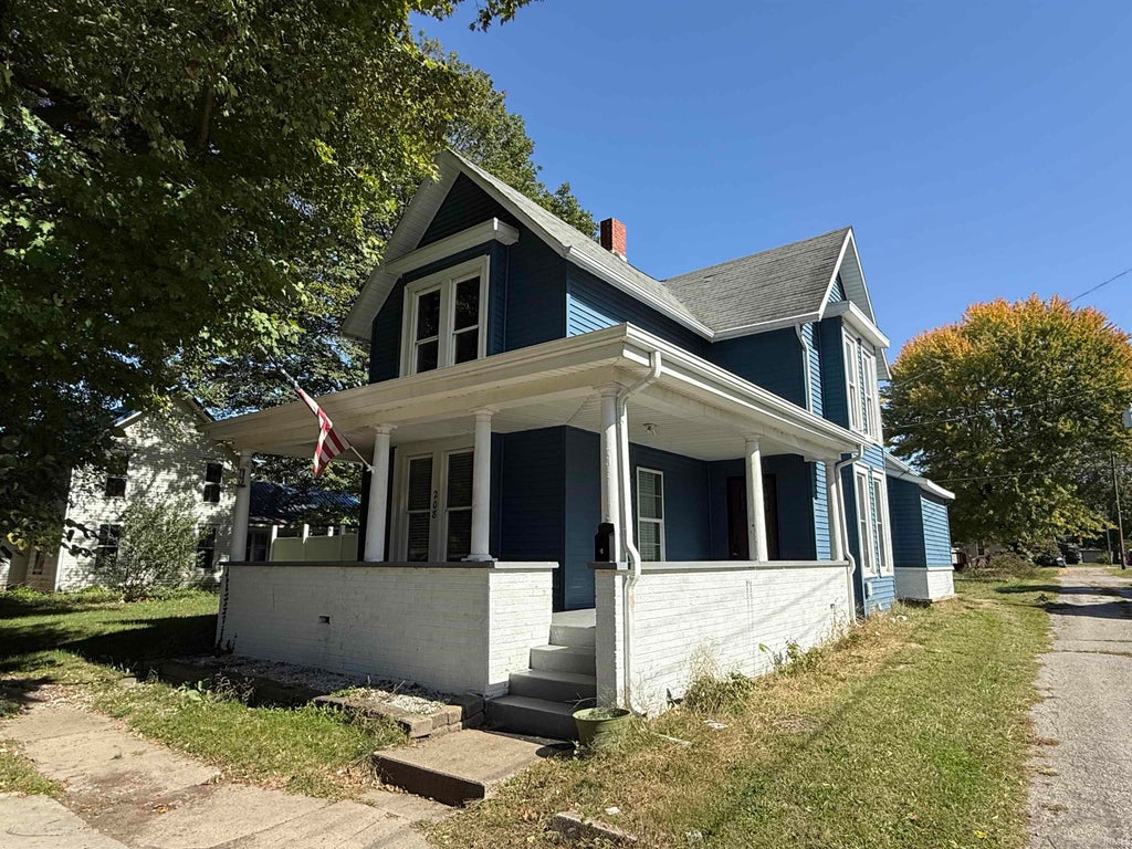 Photo of 208 Sycamore St, Lagrange, IN 46761 (MLS # 202641868)