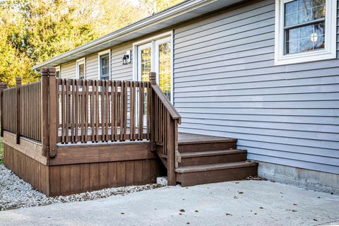 Tiny photo for 905 N Pheasant Court, Vincennes, IN 47591 (MLS # 202545500)