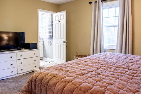 Tiny photo for 905 N Pheasant Court, Vincennes, IN 47591 (MLS # 202545500)