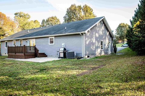 Tiny photo for 905 N Pheasant Court, Vincennes, IN 47591 (MLS # 202545500)