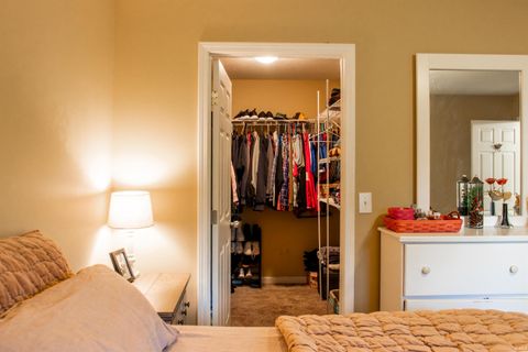 Tiny photo for 905 N Pheasant Court, Vincennes, IN 47591 (MLS # 202545500)