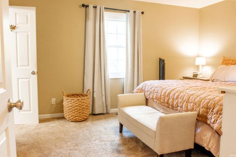 Tiny photo for 905 N Pheasant Court, Vincennes, IN 47591 (MLS # 202545500)