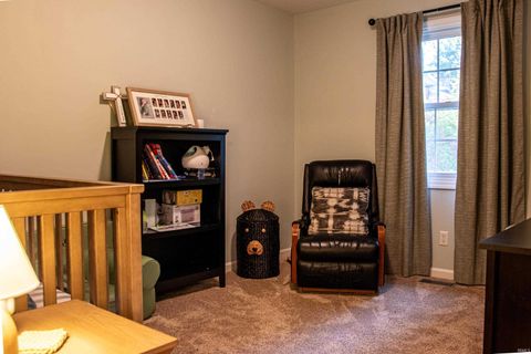 Tiny photo for 905 N Pheasant Court, Vincennes, IN 47591 (MLS # 202545500)