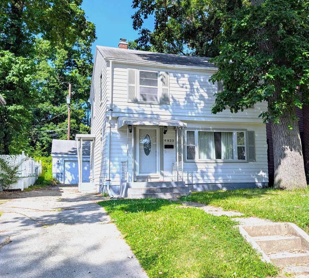 Photo of 4823 Calumet Avenue, Fort Wayne, IN 46806 (MLS # 202627182)