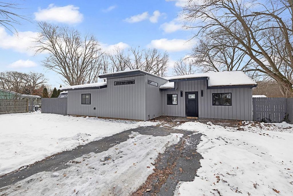 Photo of 30372 N Meadow Brook Lane, Elkhart, IN 46514 (MLS # 202549036)
