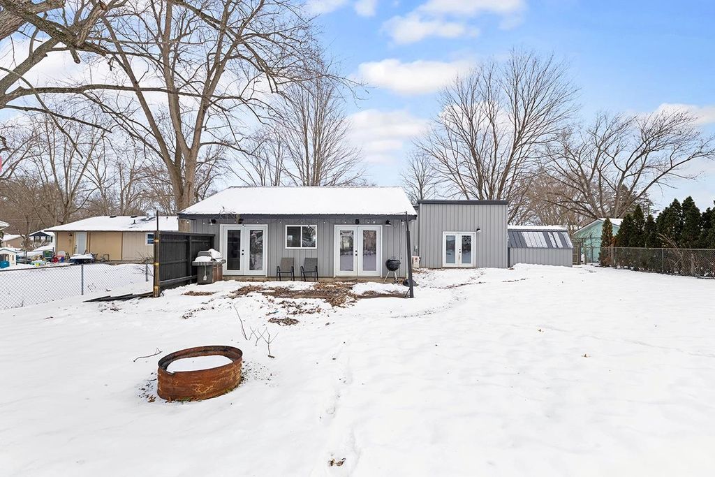 Photo of 30372 N Meadow Brook Lane, Elkhart, IN 46514 (MLS # 202549036)