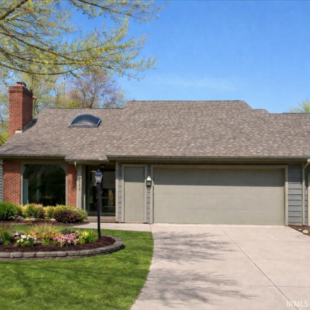 Photo of 5717 Bayside Drive, Fort Wayne, IN 46815 (MLS # 202609433)