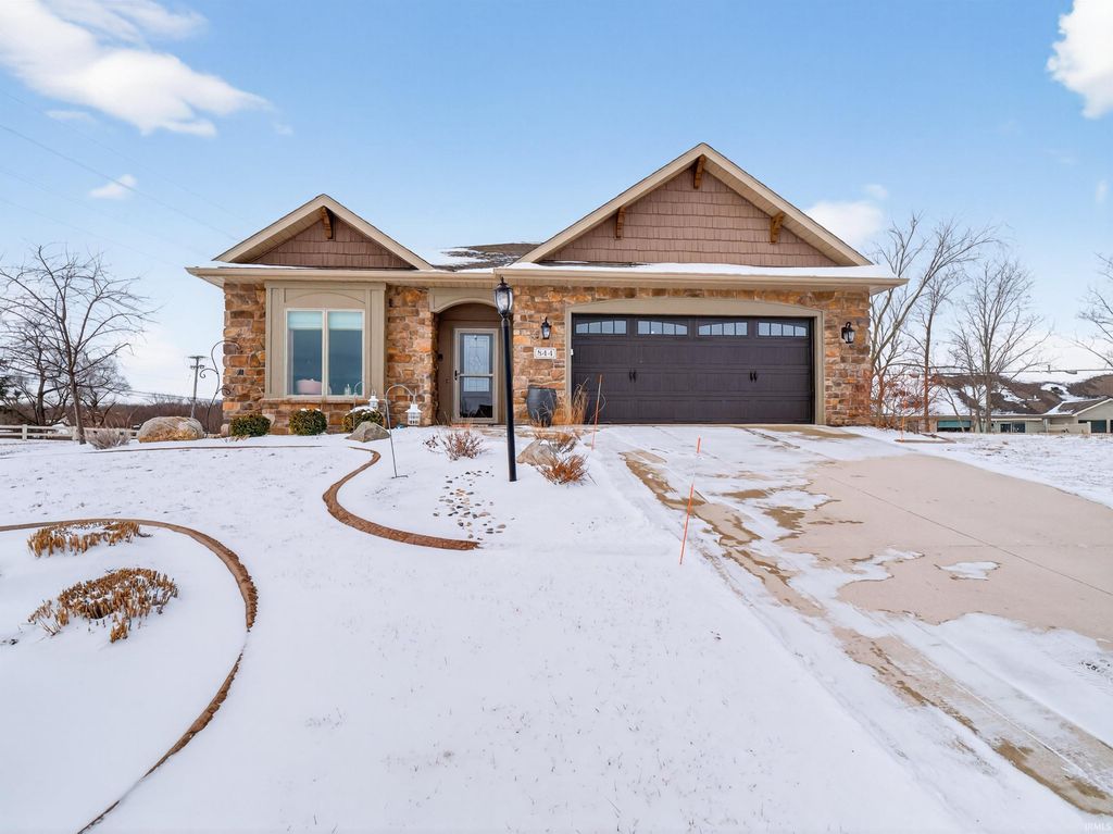 Photo of 844 Songbird Court, Fort Wayne, IN 46825 (MLS # 202605981)