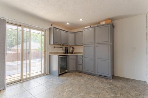 Tiny photo for 208 Camden Court, Evansville, IN 47715 (MLS # 202620051)