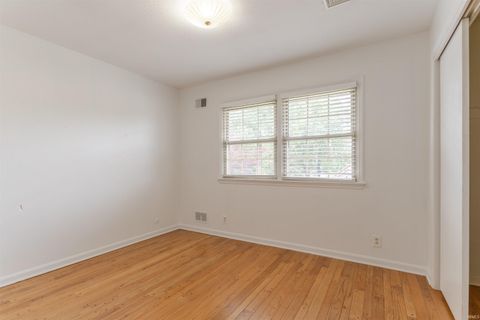 Tiny photo for 208 Camden Court, Evansville, IN 47715 (MLS # 202620051)