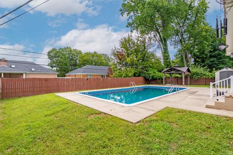 Tiny photo for 208 Camden Court, Evansville, IN 47715 (MLS # 202620051)
