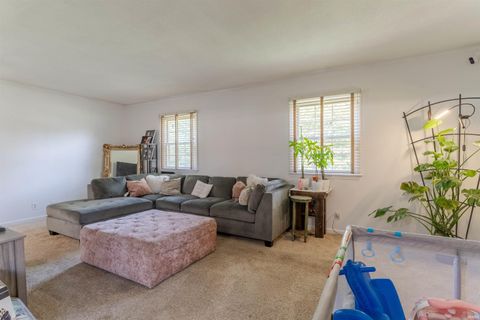 Tiny photo for 208 Camden Court, Evansville, IN 47715 (MLS # 202620051)