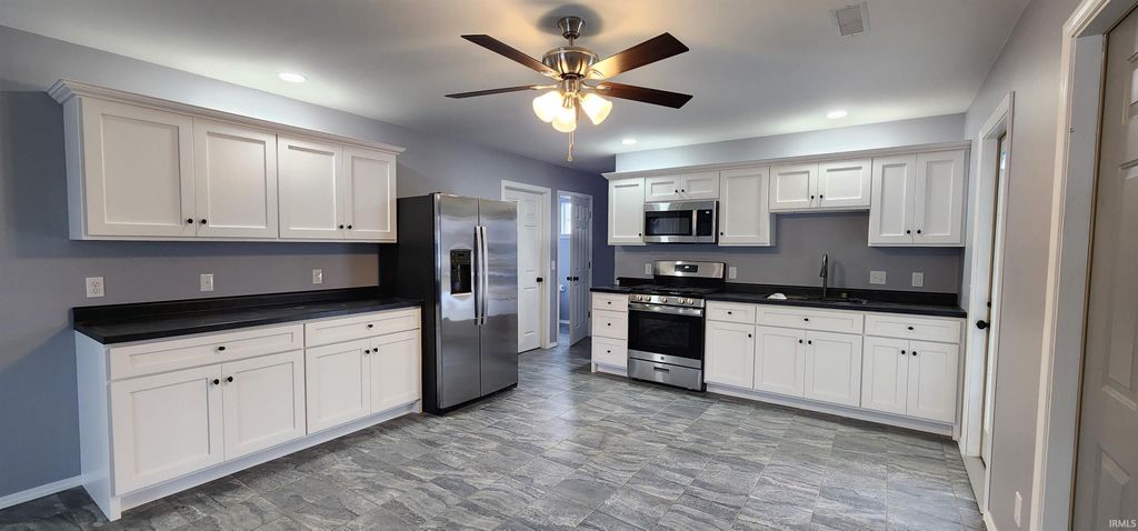 Photo of 502 W Sycamore Street, Washington, IN 47501 (MLS # 202605330)