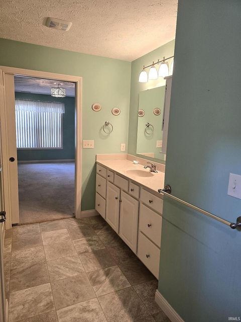 Tiny photo for 2902 Bridgestone Circle, Kokomo, IN 46902 (MLS # 202536443)