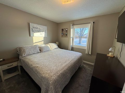 Tiny photo for 623 W 6th Street, Rochester, IN 46975 (MLS # 202549081)