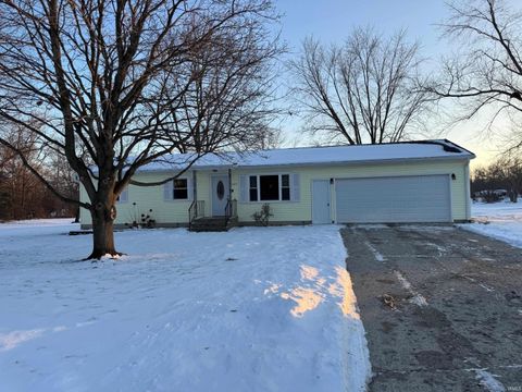 Photo of 623 W 6th Street, Rochester, IN 46975 (MLS # 202549081)
