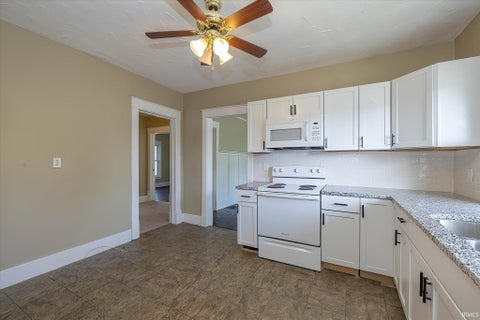 Tiny photo for 1001 Purdum Street, Kokomo, IN 46901 (MLS # 202629155)