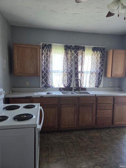Tiny photo for 1001 Purdum Street, Kokomo, IN 46901 (MLS # 202629155)