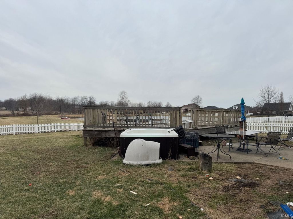 Photo of 4907 Lincoln Pointe Drive, Newburgh, IN 47630 (MLS # 202610016)