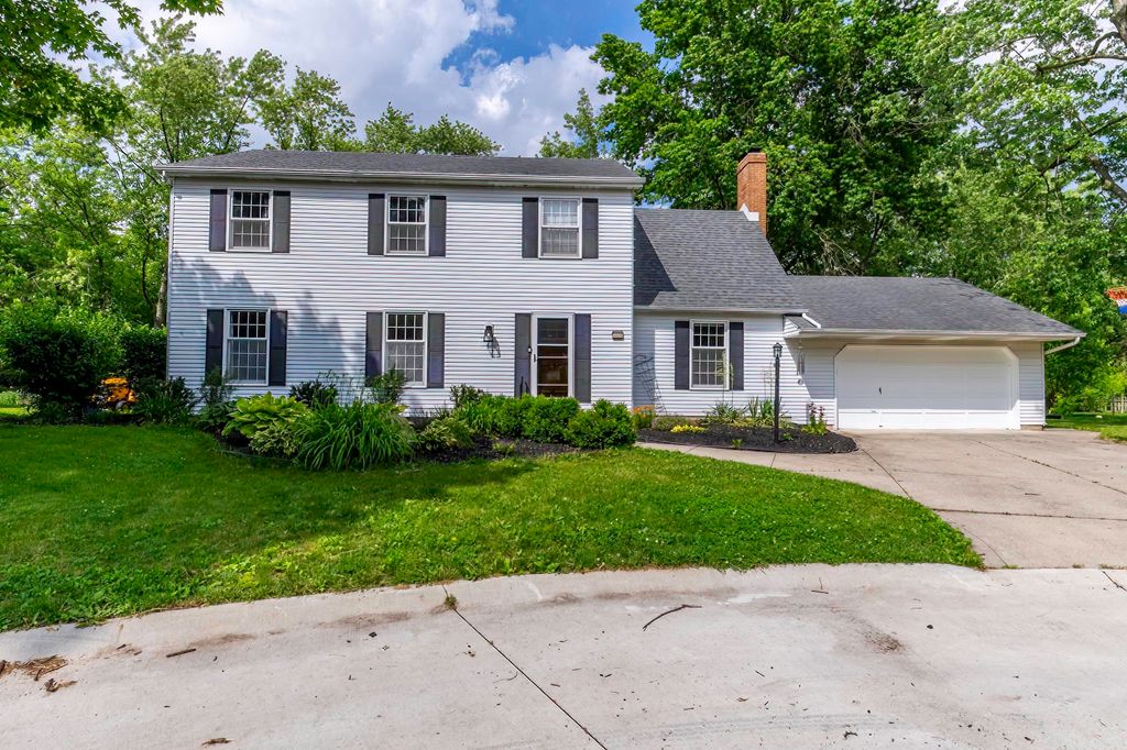 Photo of 4608 Collbran Court, Fort Wayne, IN 46835 (MLS # 202622738)