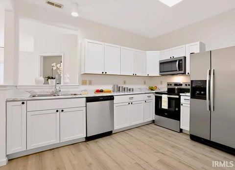 Tiny photo for 3707 E Barrington Drive #D204, Bloomington, IN 47408 (MLS # 202638760)