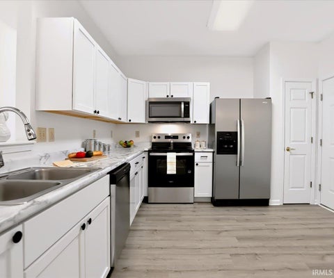 Tiny photo for 3707 E Barrington Drive #D204, Bloomington, IN 47408 (MLS # 202638760)