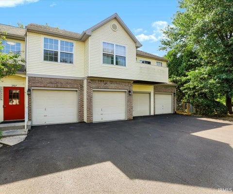 Tiny photo for 3707 E Barrington Drive #D204, Bloomington, IN 47408 (MLS # 202638760)