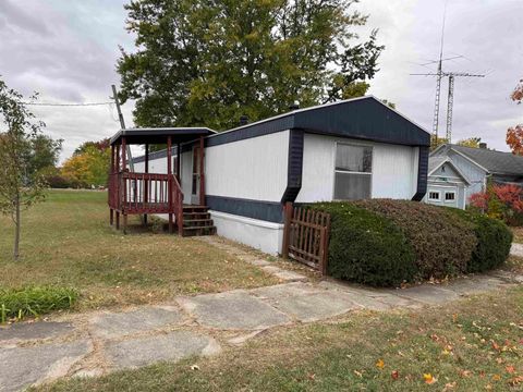 Photo of 102 N Market Street, Royal Center, IN 46978 (MLS # 202542929)