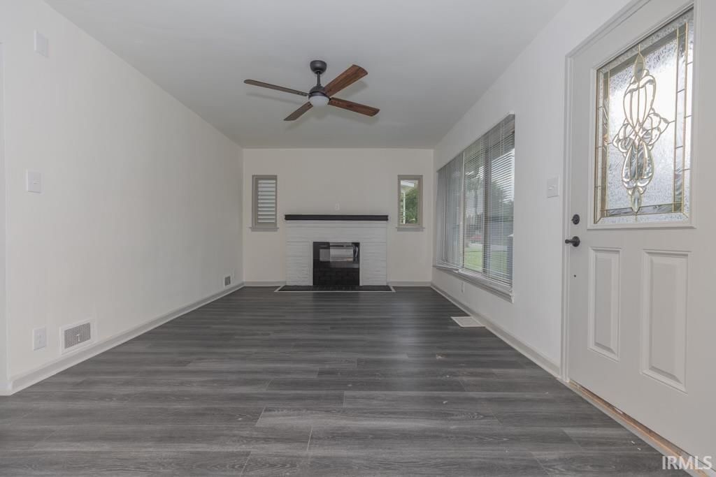 Photo of 1031 E Mulberry Street, Evansville, IN 47714 (MLS # 202624227)