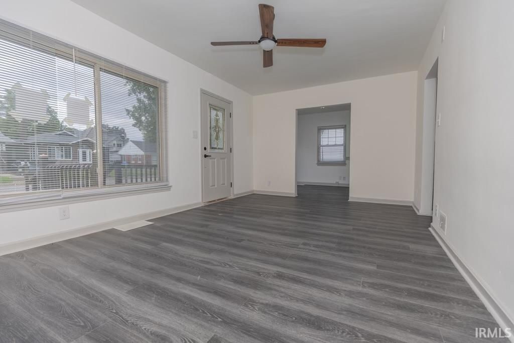 Photo of 1031 E Mulberry Street, Evansville, IN 47714 (MLS # 202624227)