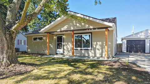 Photo of 895 Chamberlin Court, New Haven, IN 46774 (MLS # 202541015)