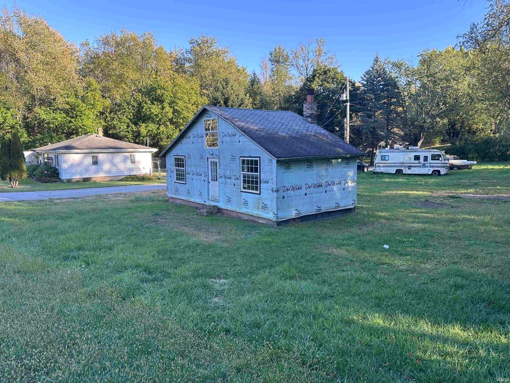 Photo of 26428 Us Highway 20 Hwy, South Bend, IN 46628 (MLS # 202541705)