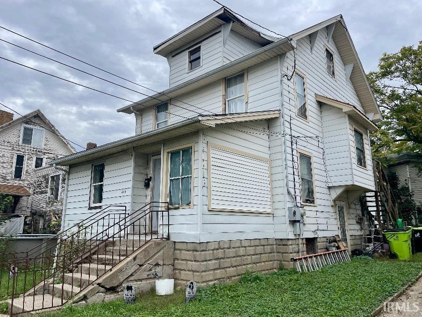 611 Mayne Street