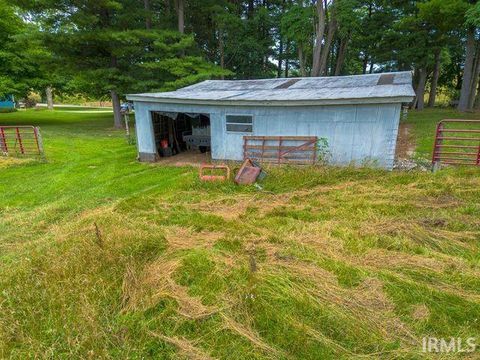 Tiny photo for 2545 W Delaware Road, Logansport, IN 46947 (MLS # 202607124)