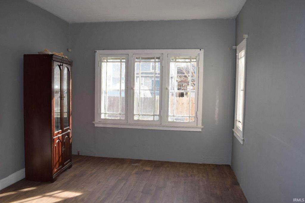 Photo of 709 S Kentucky Avenue, Evansville, IN 47714 (MLS # 202602105)